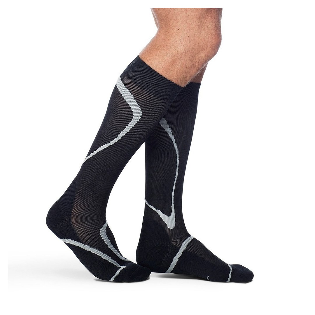 Meia de Compressão Esportiva Panturrilha 20-30 mmHg — Sigvaris Performance — vista frontal